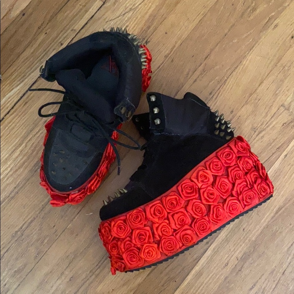 YRU Rose&Spike Platforms